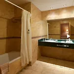 Senator 4*