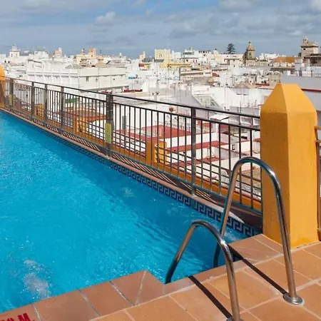 Senator Hotel 4*