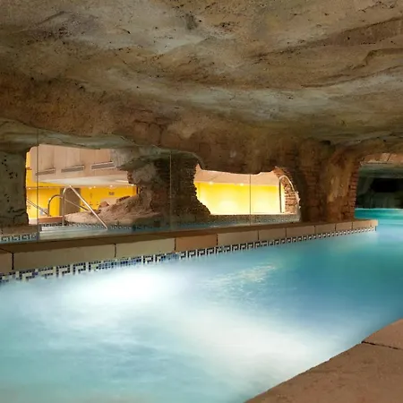 Senator Hotel